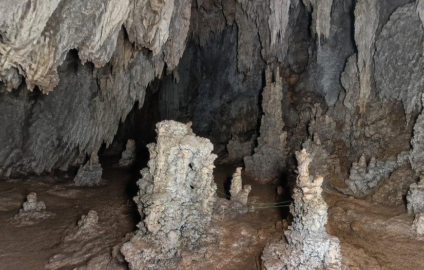 From Khao Lak: Cheow Lan Lake Longtail Boat, Cave & Kayaking Tour